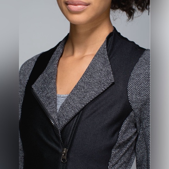 Lululemon Emerge Renewed Jacket in Black and Herringbone - EXCELLENT/LIKE NEW - Picture 3 of 13